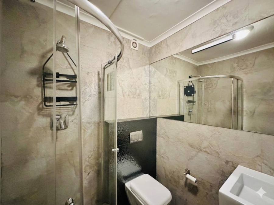 2 Bedroom Property for Sale in Sea Point Western Cape